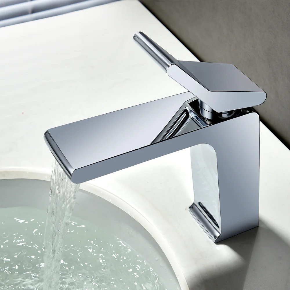 Chrome Single handle bathroom basin faucet with pop up overflow brass drain